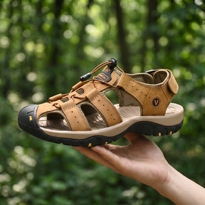 BERGWIND Outdoorsandale aus Echtleder – Unisex, weiches Fußbett mit Zehenschutz